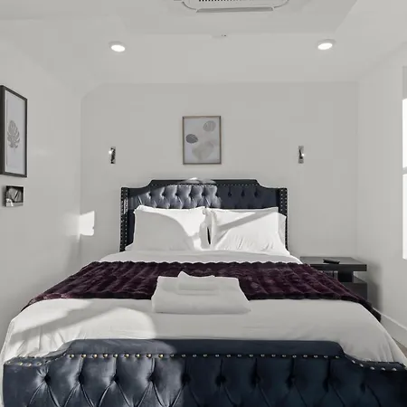 New Season Royals, Airport West Hotel Chester Room photo