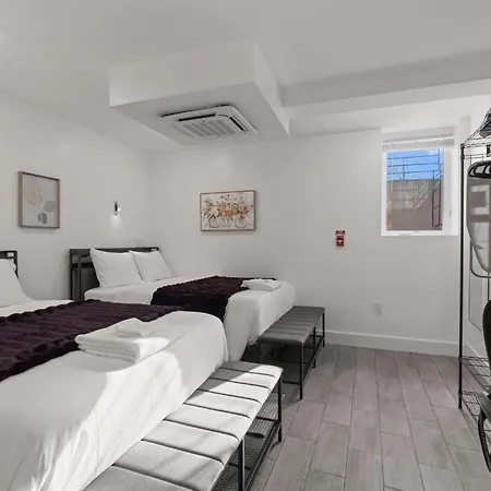 New Season Royals, Airport West Hotel Chester Room photo