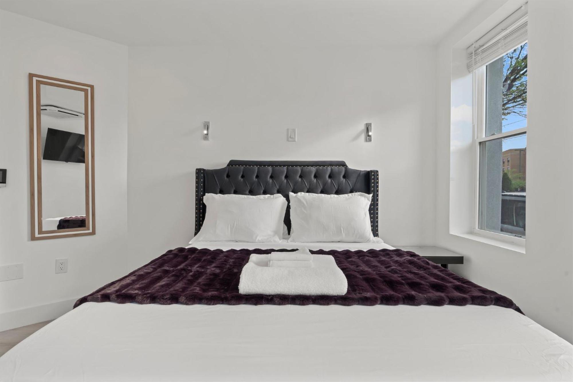 Hotel New Season Royals, Airport West